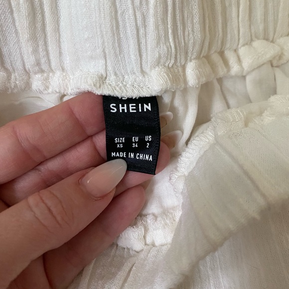 White skirt - Picture 2 of 2